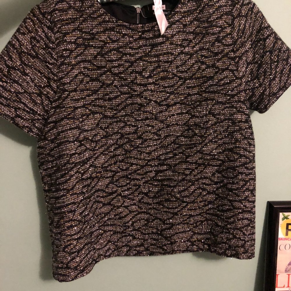 Short-Sleeve Crew-Neck Shimmery Tee sz Small